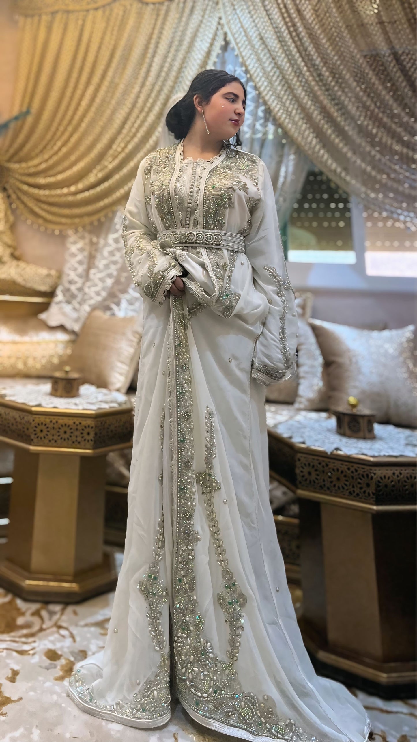 White Caftan Adorned with Stones – A Distinctive Look for Every Lady