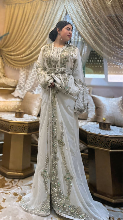 White Caftan Adorned with Stones – A Distinctive Look for Every Lady