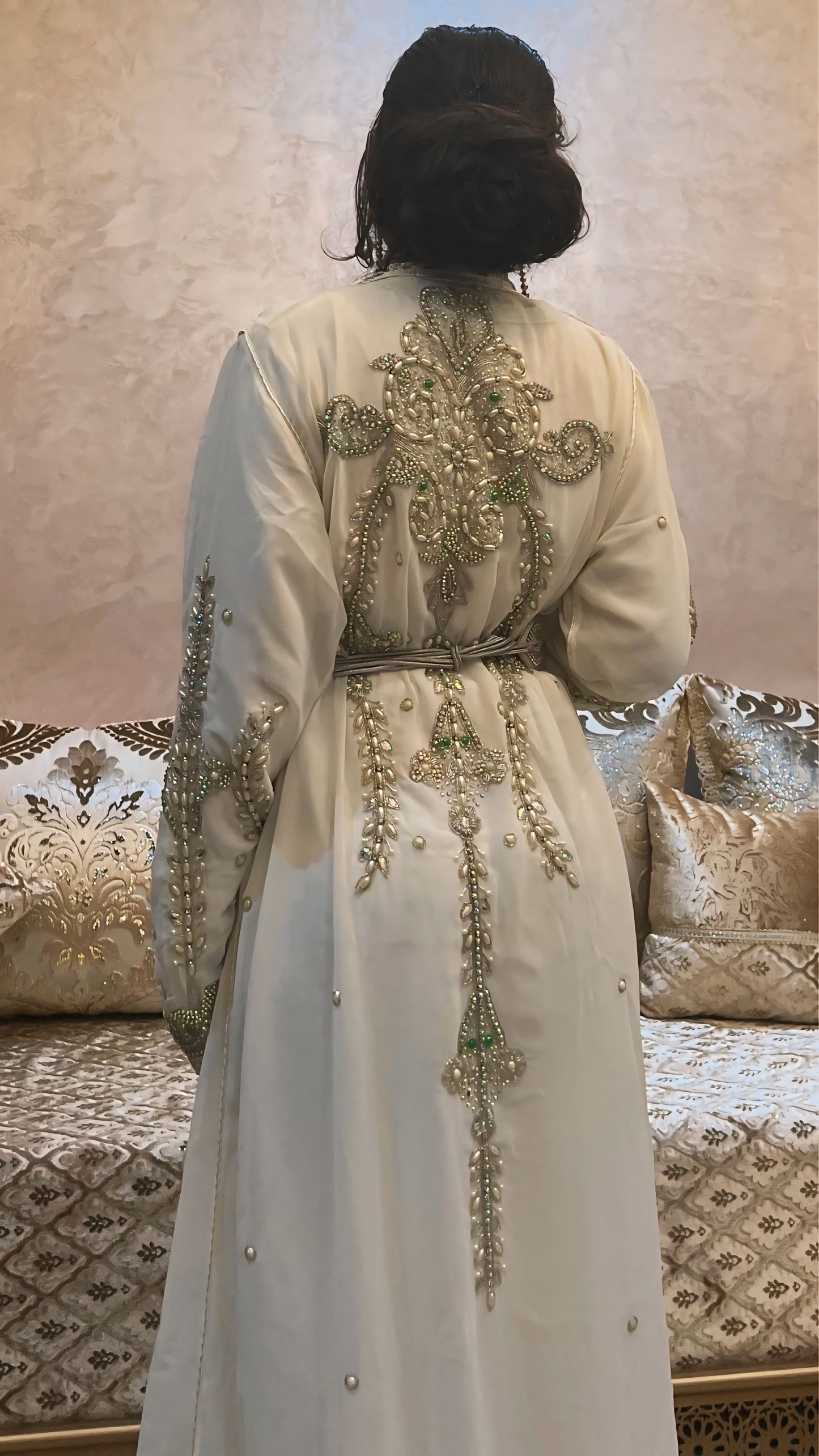 White Caftan Adorned with Stones – A Distinctive Look for Every Lady